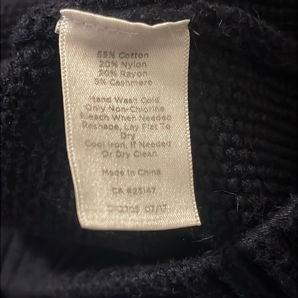 Talbots Navy Crewneck Sweater Size Medium - Picture 4 of 5